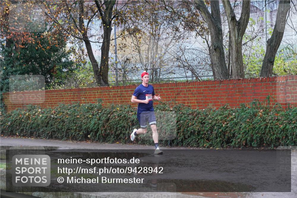 07.12.2025 - St. Pauli X-Mass-Run No. 15 Michael Burmester http://msf.ph/oto/9428942 07.12.2025 11:17:18 Laufen 203 meine-sportfotos.de
