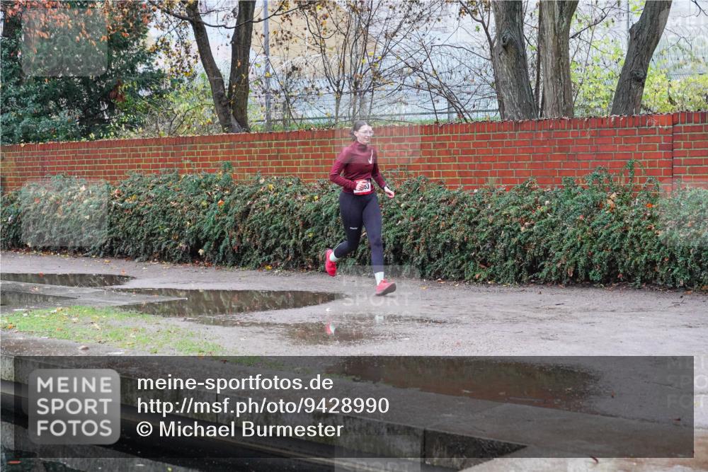 07.12.2025 - St. Pauli X-Mass-Run No. 15 Michael Burmester http://msf.ph/oto/9428990 07.12.2025 09:41:19 Laufen 03 meine-sportfotos.de