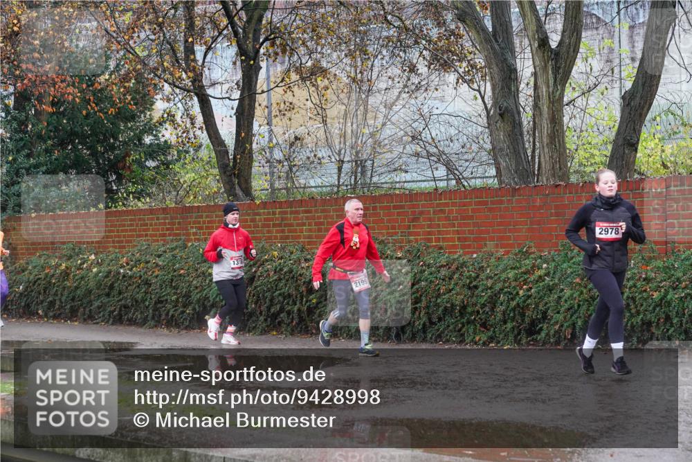 07.12.2025 - St. Pauli X-Mass-Run No. 15 Michael Burmester http://msf.ph/oto/9428998 07.12.2025 11:20:11 Laufen 131, 2199, 2978, 468 meine-sportfotos.de