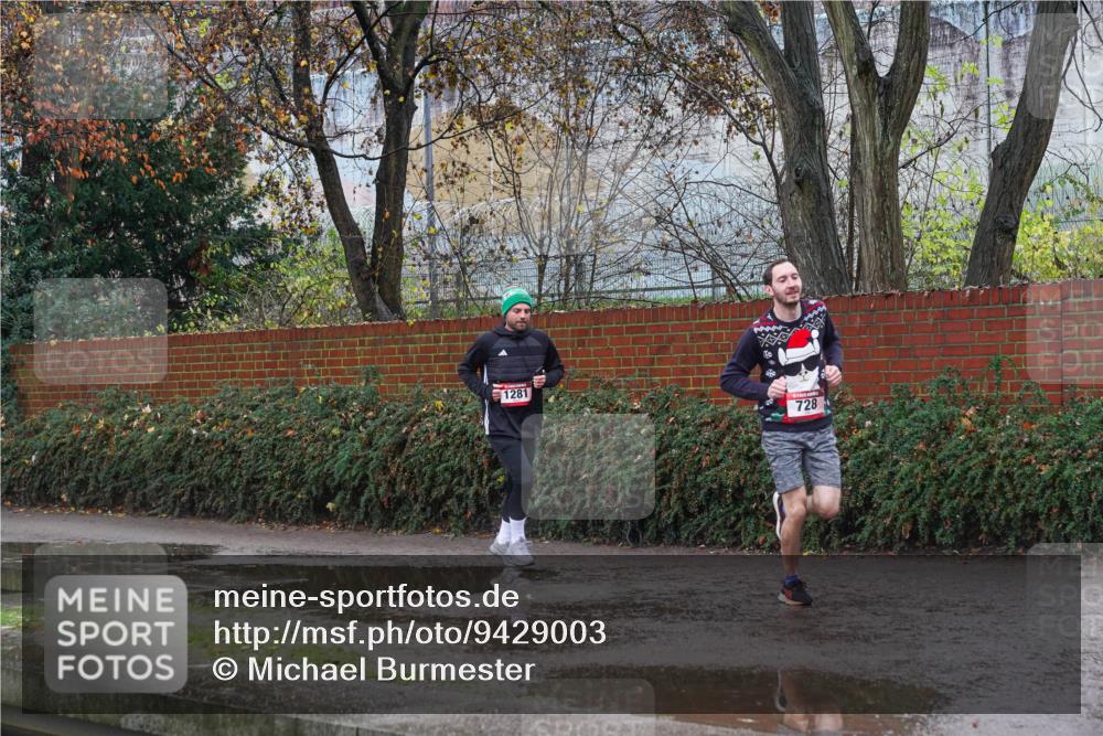 07.12.2025 - St. Pauli X-Mass-Run No. 15 Michael Burmester http://msf.ph/oto/9429003 07.12.2025 11:20:16 Laufen 1281, 728 meine-sportfotos.de