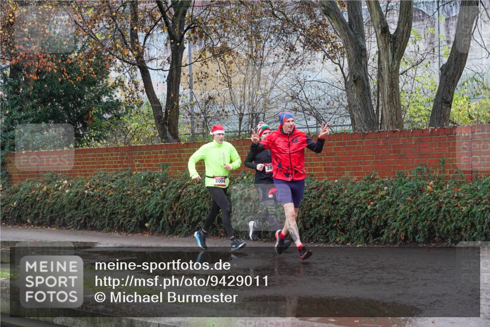 07.12.2025 - St. Pauli X-Mass-Run No. 15 Michael Burmester http://msf.ph/oto/9429011 07.12.2025 11:20:35 Laufen 2004, 39 meine-sportfotos.de