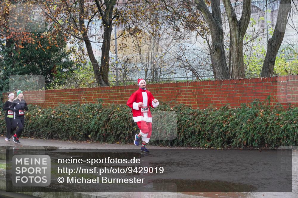 07.12.2025 - St. Pauli X-Mass-Run No. 15 Michael Burmester http://msf.ph/oto/9429019 07.12.2025 11:20:50 Laufen 3593, 127, 3967 meine-sportfotos.de