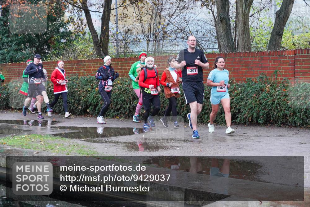 07.12.2025 - St. Pauli X-Mass-Run No. 15 Michael Burmester http://msf.ph/oto/9429037 07.12.2025 09:42:00 Laufen 3580, 3560, 029, 802, 972, 975, 1307, 1425 meine-sportfotos.de