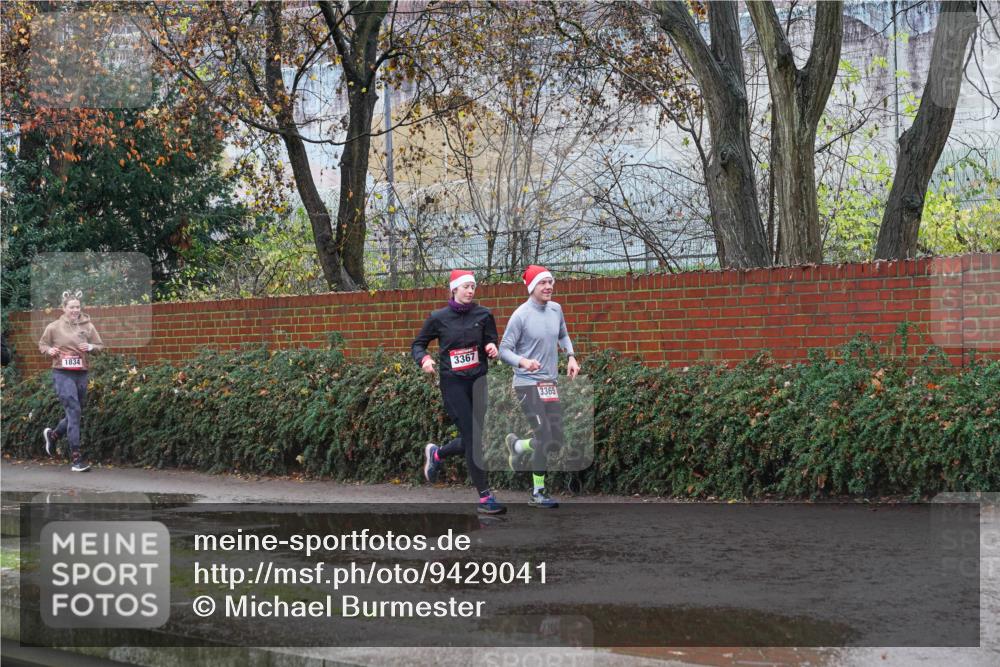 07.12.2025 - St. Pauli X-Mass-Run No. 15 Michael Burmester http://msf.ph/oto/9429041 07.12.2025 11:21:24 Laufen 1834, 3367, 3365 meine-sportfotos.de