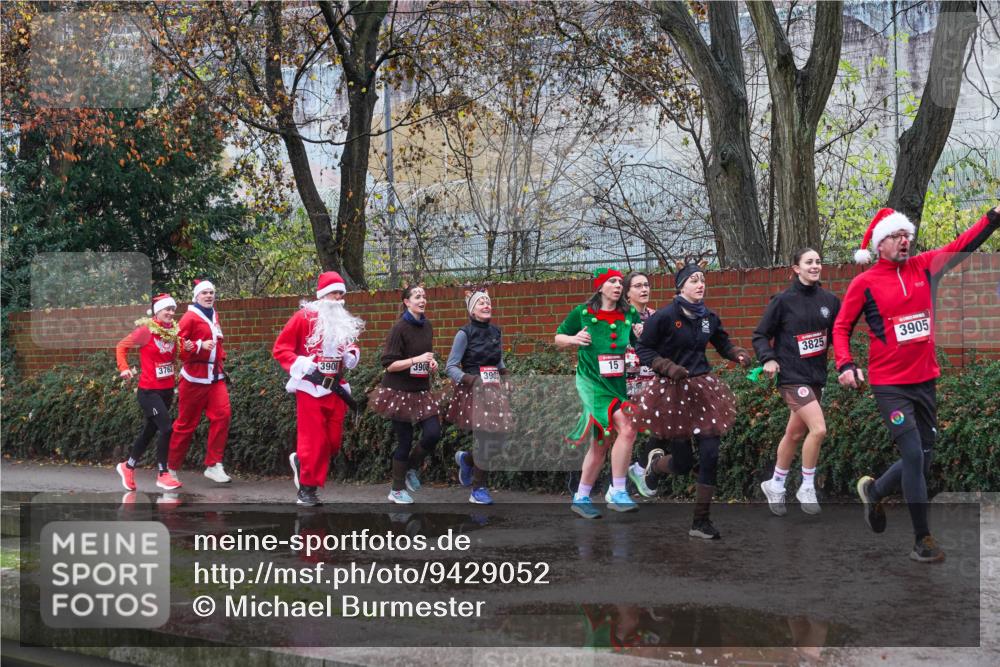 07.12.2025 - St. Pauli X-Mass-Run No. 15 Michael Burmester http://msf.ph/oto/9429052 07.12.2025 11:21:33 Laufen 3762, 3906, 3908, 3903, 15, 3825, 3905 meine-sportfotos.de