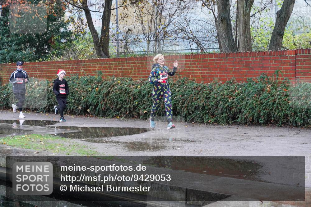 07.12.2025 - St. Pauli X-Mass-Run No. 15 Michael Burmester http://msf.ph/oto/9429053 07.12.2025 09:42:07 Laufen 885, 4029, 218 meine-sportfotos.de