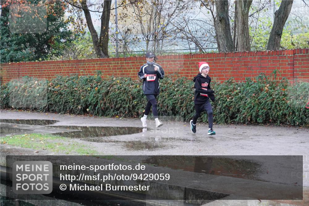 07.12.2025 - St. Pauli X-Mass-Run No. 15 Michael Burmester http://msf.ph/oto/9429059 07.12.2025 09:42:09 Laufen 885 meine-sportfotos.de