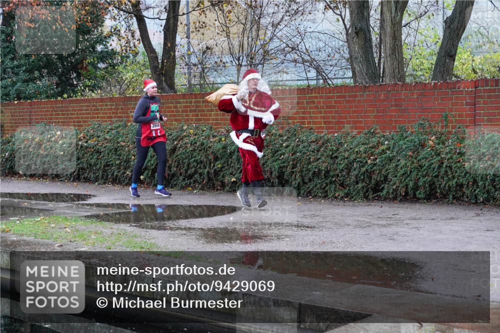 07.12.2025 - St. Pauli X-Mass-Run No. 15 Michael Burmester http://msf.ph/oto/9429069 07.12.2025 09:42:23 Laufen 2604 meine-sportfotos.de