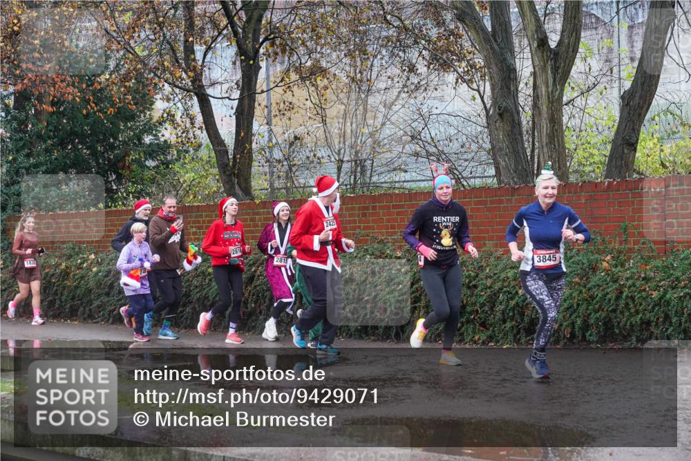 07.12.2025 - St. Pauli X-Mass-Run No. 15 Michael Burmester http://msf.ph/oto/9429071 07.12.2025 11:21:50 Laufen 1838, 2816, 2815, 2425, 3845 meine-sportfotos.de