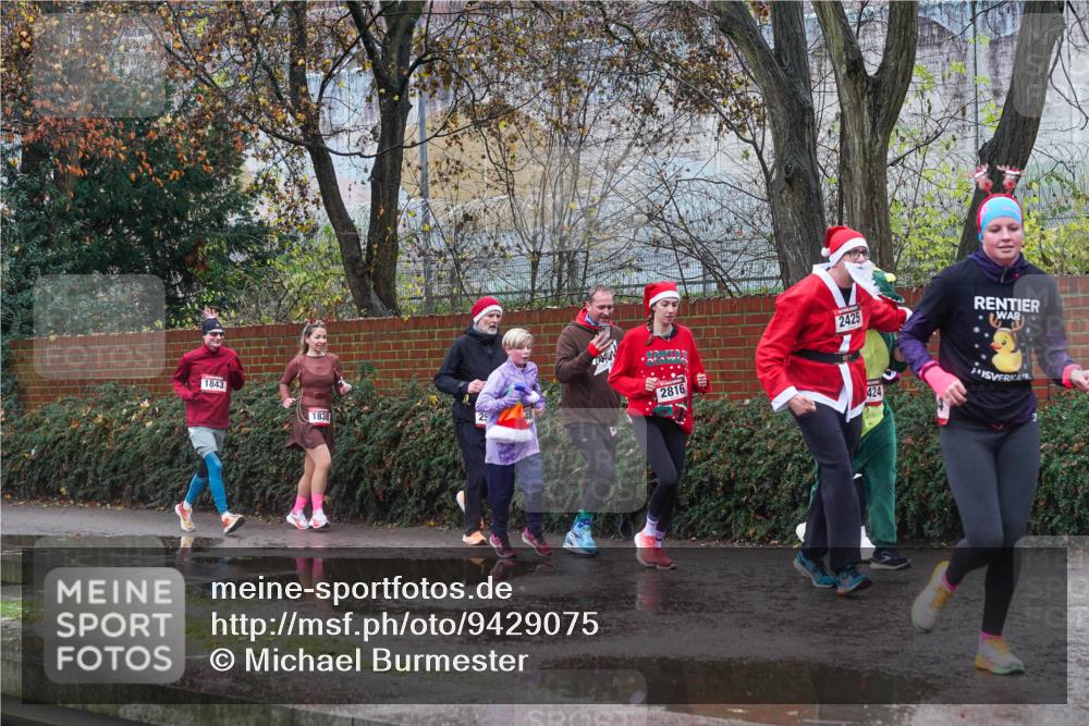 07.12.2025 - St. Pauli X-Mass-Run No. 15 Michael Burmester http://msf.ph/oto/9429075 07.12.2025 11:21:52 Laufen 1843, 1838, 2816, 2425, 424 meine-sportfotos.de