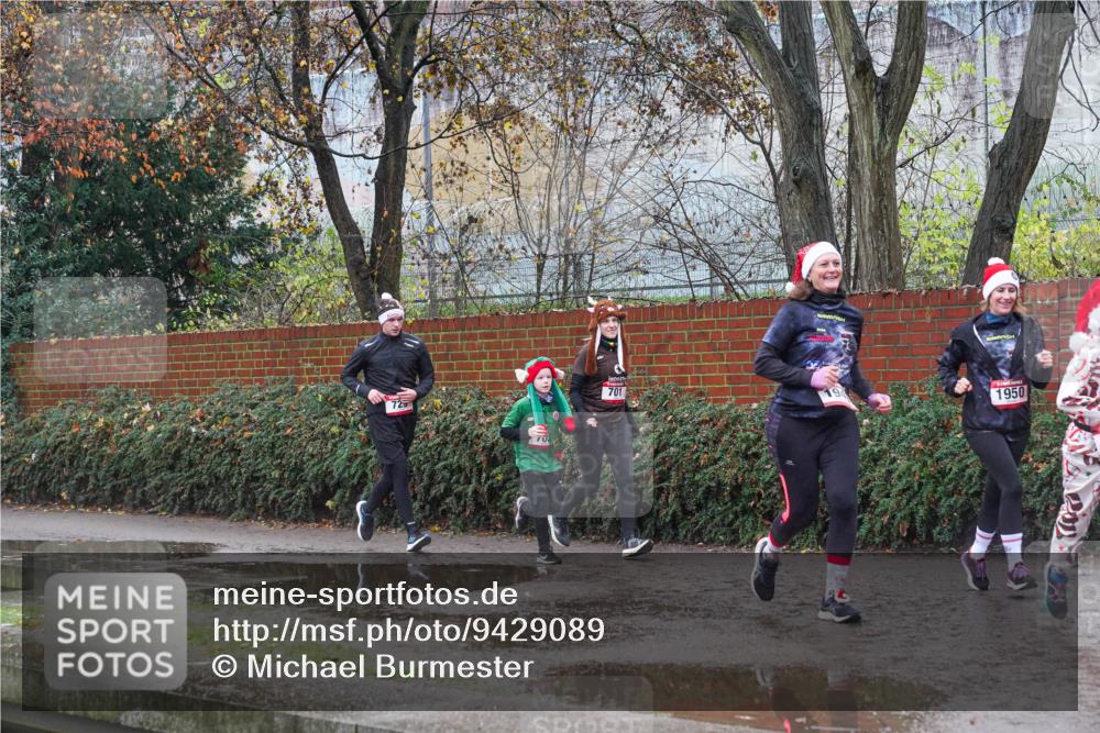 07.12.2025 - St. Pauli X-Mass-Run No. 15 Michael Burmester http://msf.ph/oto/9429089 07.12.2025 11:22:08 Laufen 1950 meine-sportfotos.de