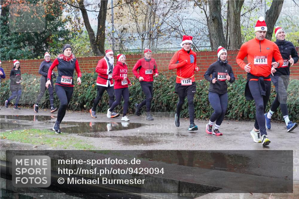 07.12.2025 - St. Pauli X-Mass-Run No. 15 Michael Burmester http://msf.ph/oto/9429094 07.12.2025 09:42:44 Laufen 2348, 3198, 3340, 3355, 1124, 4151, 37 meine-sportfotos.de