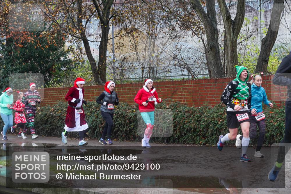 07.12.2025 - St. Pauli X-Mass-Run No. 15 Michael Burmester http://msf.ph/oto/9429100 07.12.2025 11:22:18 Laufen 3423, 3530, 3529, 271, 3204, 3505 meine-sportfotos.de