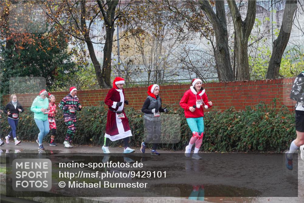 07.12.2025 - St. Pauli X-Mass-Run No. 15 Michael Burmester http://msf.ph/oto/9429101 07.12.2025 11:22:18 Laufen 3923, 3530, 3529, 2713 meine-sportfotos.de