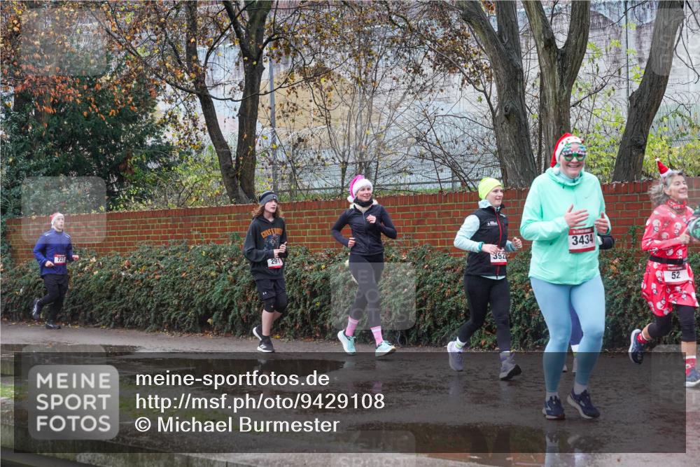 07.12.2025 - St. Pauli X-Mass-Run No. 15 Michael Burmester http://msf.ph/oto/9429108 07.12.2025 11:22:23 Laufen 727, 291, 392, 3434, 52 meine-sportfotos.de