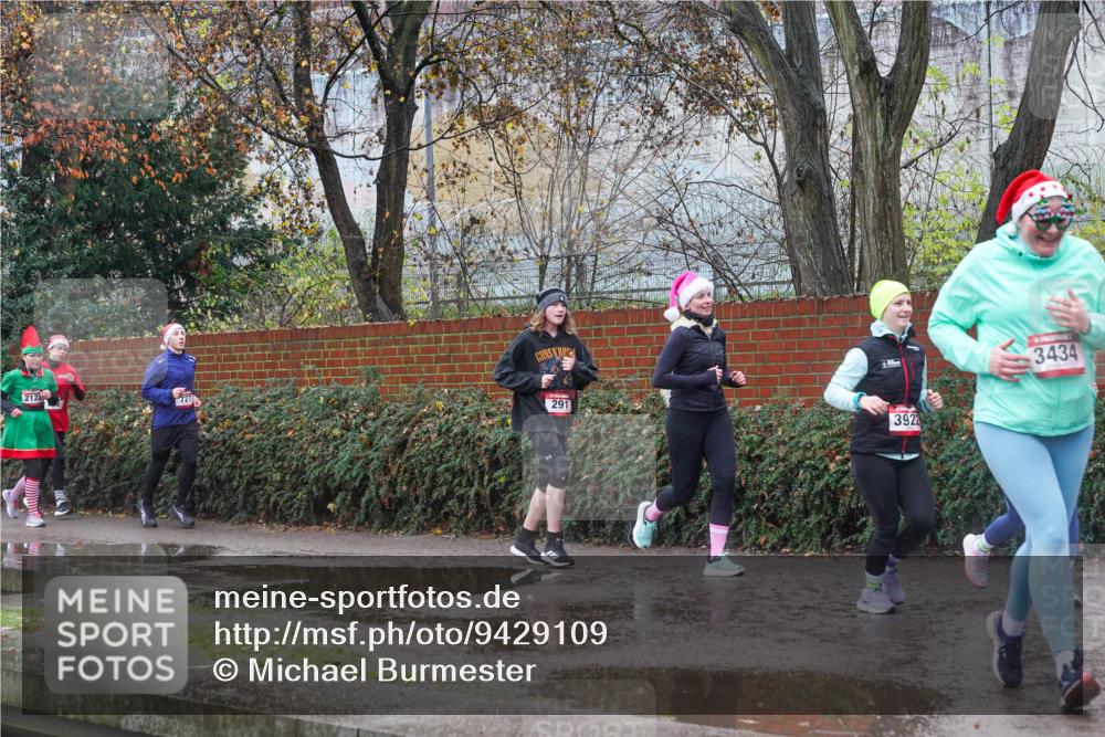 07.12.2025 - St. Pauli X-Mass-Run No. 15 Michael Burmester http://msf.ph/oto/9429109 07.12.2025 11:22:23 Laufen 2122, 291, 3922, 3434 meine-sportfotos.de