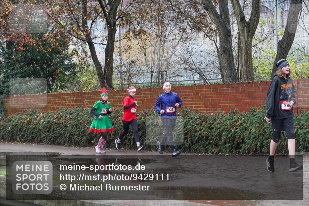 07.12.2025 - St. Pauli X-Mass-Run No. 15 Michael Burmester http://msf.ph/oto/9429111 07.12.2025 11:22:25 Laufen 212, 726, 727, 29 meine-sportfotos.de