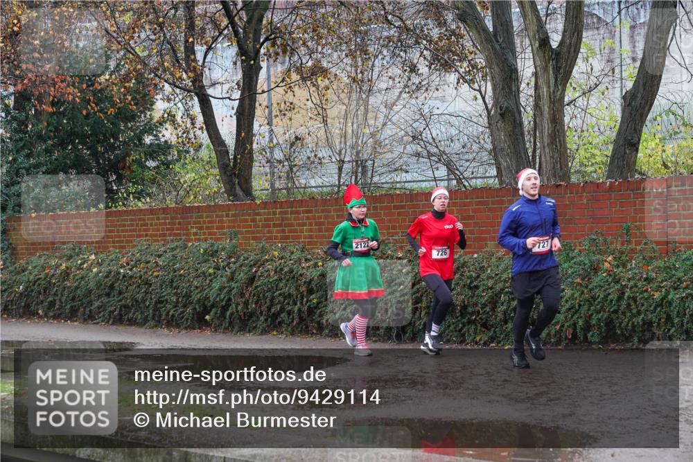 07.12.2025 - St. Pauli X-Mass-Run No. 15 Michael Burmester http://msf.ph/oto/9429114 07.12.2025 11:22:26 Laufen 2122, 726, 727 meine-sportfotos.de