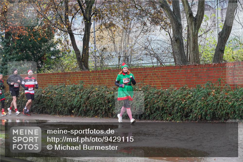 07.12.2025 - St. Pauli X-Mass-Run No. 15 Michael Burmester http://msf.ph/oto/9429115 07.12.2025 11:22:30 Laufen 5002, 2116 meine-sportfotos.de