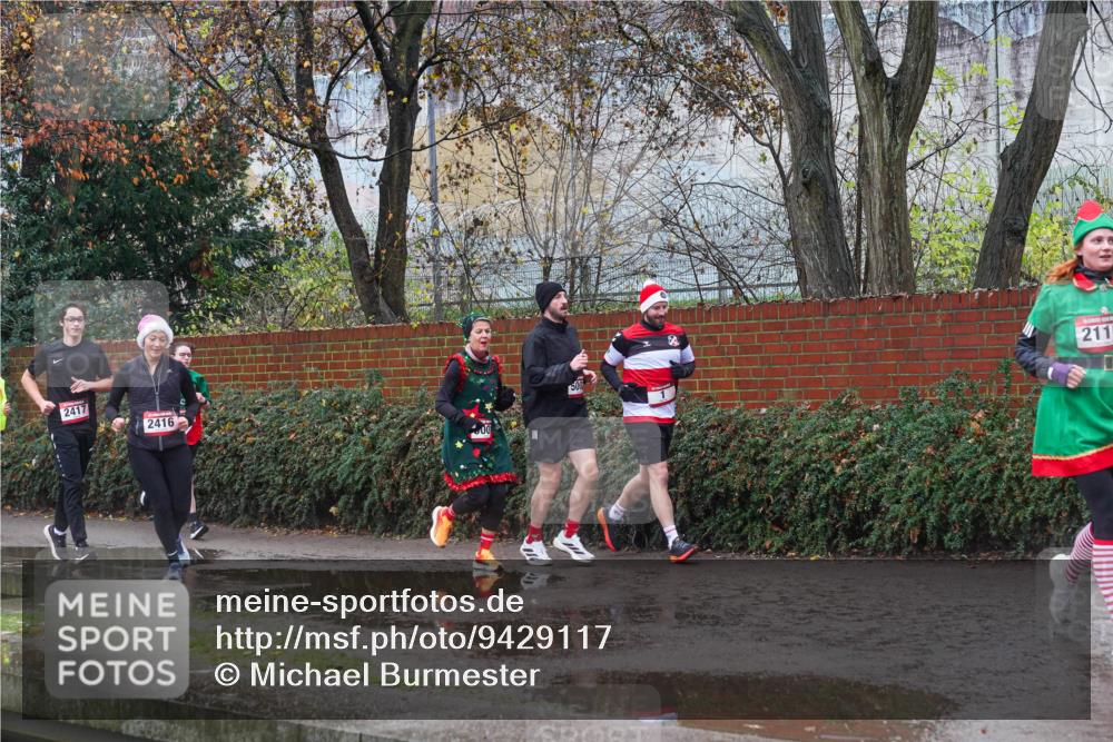 07.12.2025 - St. Pauli X-Mass-Run No. 15 Michael Burmester http://msf.ph/oto/9429117 07.12.2025 11:22:33 Laufen 2417, 2416, 2110 meine-sportfotos.de