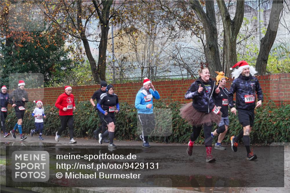 07.12.2025 - St. Pauli X-Mass-Run No. 15 Michael Burmester http://msf.ph/oto/9429131 07.12.2025 11:22:44 Laufen 3403, 294, 2669, 3930, 10, 3508, 3300, 1951 meine-sportfotos.de