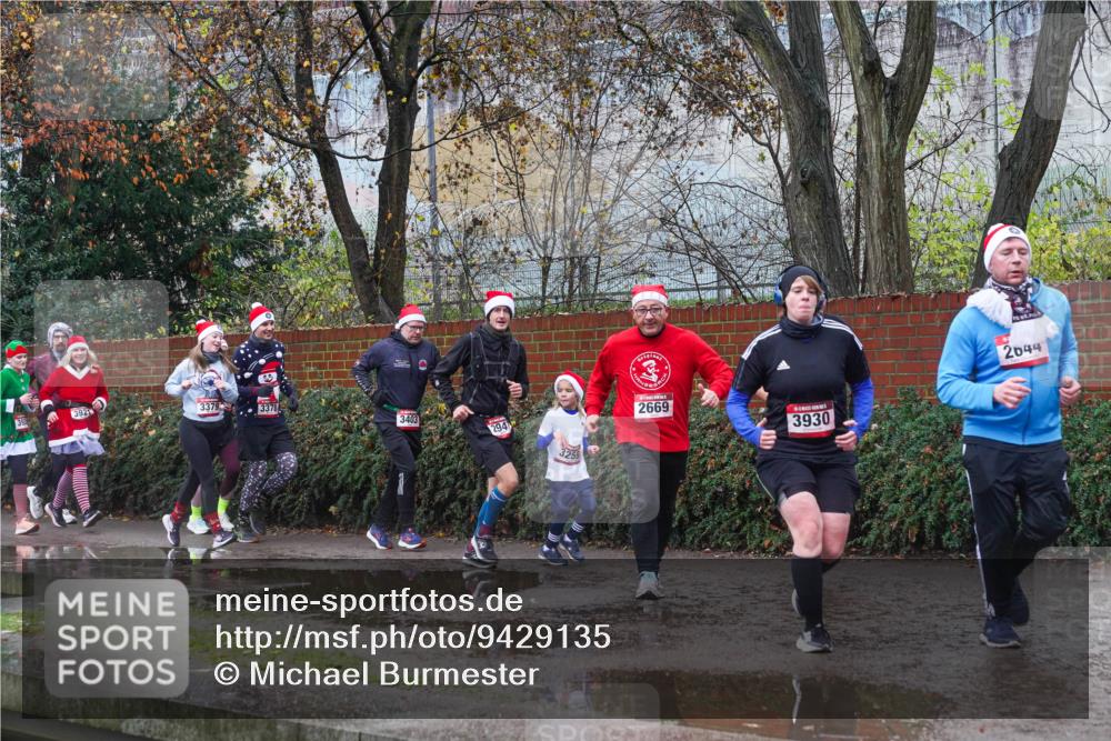 07.12.2025 - St. Pauli X-Mass-Run No. 15 Michael Burmester http://msf.ph/oto/9429135 07.12.2025 11:22:47 Laufen 3379, 3378, 3403, 2947, 3259, 2669, 3930, 2644 meine-sportfotos.de