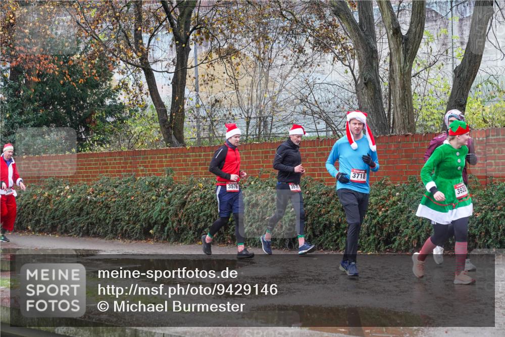 07.12.2025 - St. Pauli X-Mass-Run No. 15 Michael Burmester http://msf.ph/oto/9429146 07.12.2025 11:22:52 Laufen 3576, 3575, 3718, 3920 meine-sportfotos.de