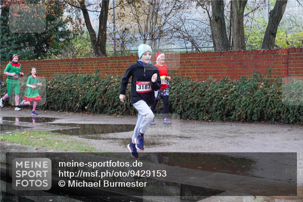 07.12.2025 - St. Pauli X-Mass-Run No. 15 Michael Burmester http://msf.ph/oto/9429153 07.12.2025 09:43:11 Laufen 119, 3187 meine-sportfotos.de