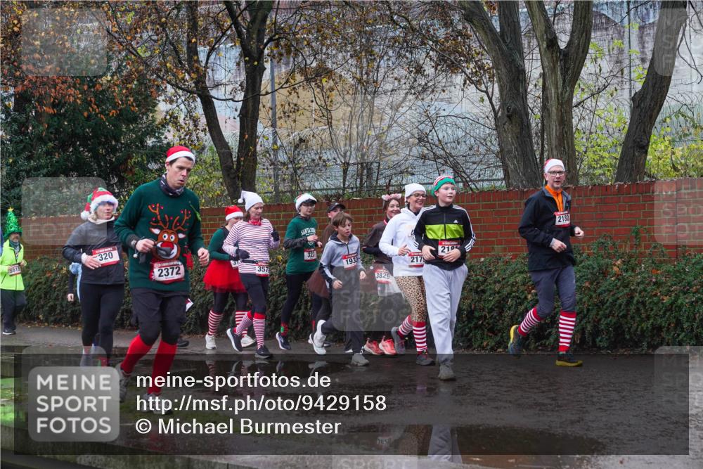 07.12.2025 - St. Pauli X-Mass-Run No. 15 Michael Burmester http://msf.ph/oto/9429158 07.12.2025 11:23:03 Laufen 320, 2372, 323, 357, 193, 219, 2179, 3829, 3856, 2180 meine-sportfotos.de