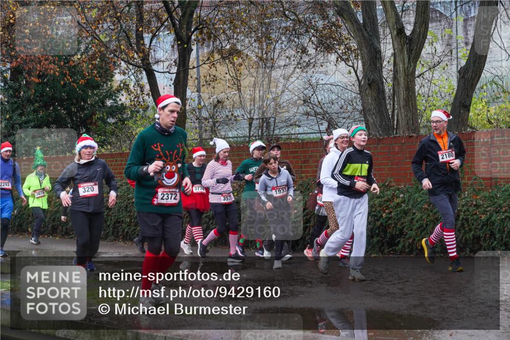 07.12.2025 - St. Pauli X-Mass-Run No. 15 Michael Burmester http://msf.ph/oto/9429160 07.12.2025 11:23:04 Laufen 2292, 3619, 320, 2372, 3774, 357, 2180, 1933 meine-sportfotos.de