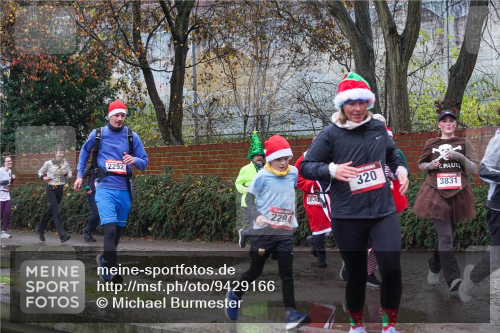 07.12.2025 - St. Pauli X-Mass-Run No. 15 Michael Burmester http://msf.ph/oto/9429166 07.12.2025 11:23:06 Laufen 2292, 2294, 320, 3831, 3830 meine-sportfotos.de