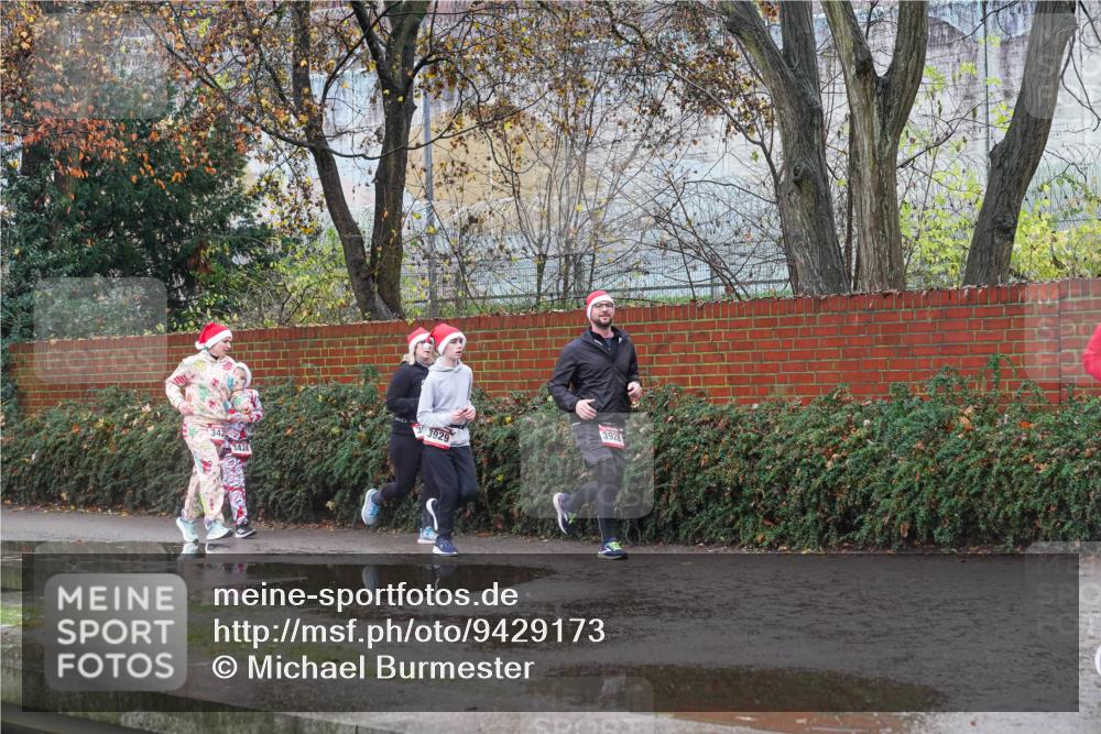 07.12.2025 - St. Pauli X-Mass-Run No. 15 Michael Burmester http://msf.ph/oto/9429173 07.12.2025 11:23:13 Laufen 342, 3929, 3928 meine-sportfotos.de