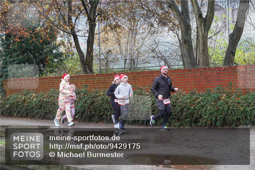 07.12.2025 - St. Pauli X-Mass-Run No. 15 Michael Burmester http://msf.ph/oto/9429175 07.12.2025 11:23:14 Laufen 342, 39, 3929, 3928, 3858 meine-sportfotos.de