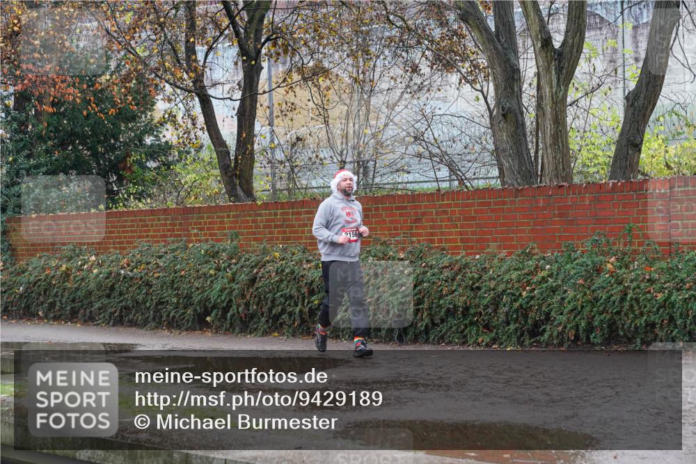 07.12.2025 - St. Pauli X-Mass-Run No. 15 Michael Burmester http://msf.ph/oto/9429189 07.12.2025 11:23:37 Laufen 2156 meine-sportfotos.de