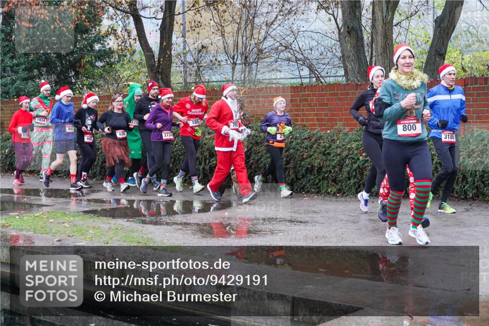 07.12.2025 - St. Pauli X-Mass-Run No. 15 Michael Burmester http://msf.ph/oto/9429191 07.12.2025 09:43:39 Laufen 176, 1934, 443, 442, 626, 216, 185, 792, 800, 3734, 3186 meine-sportfotos.de