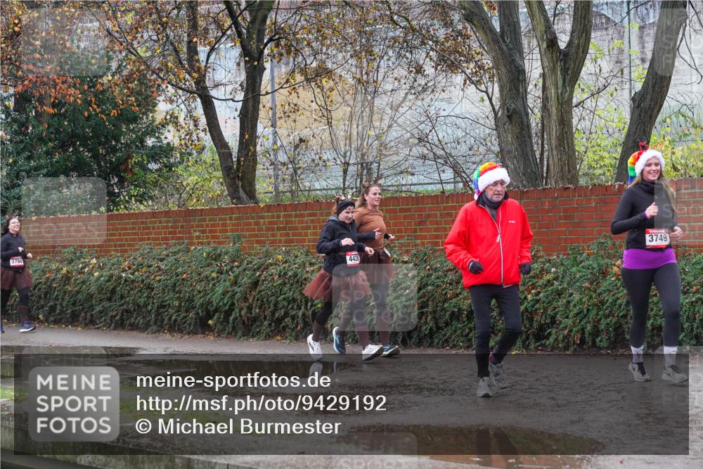 07.12.2025 - St. Pauli X-Mass-Run No. 15 Michael Burmester http://msf.ph/oto/9429192 07.12.2025 11:23:44 Laufen 2784, 4428, 3749 meine-sportfotos.de