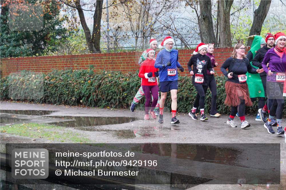 07.12.2025 - St. Pauli X-Mass-Run No. 15 Michael Burmester http://msf.ph/oto/9429196 07.12.2025 09:43:42 Laufen 1760, 443, 442, 626, 3734 meine-sportfotos.de