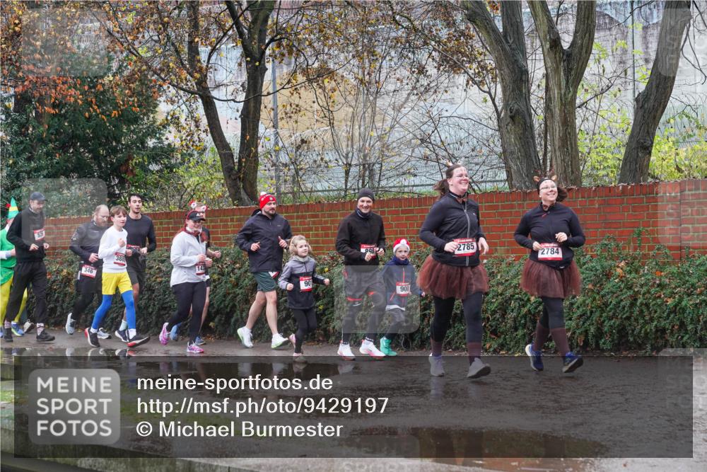 07.12.2025 - St. Pauli X-Mass-Run No. 15 Michael Burmester http://msf.ph/oto/9429197 07.12.2025 11:23:48 Laufen 346, 388, 143, 90, 898, 900, 2785, 2784 meine-sportfotos.de