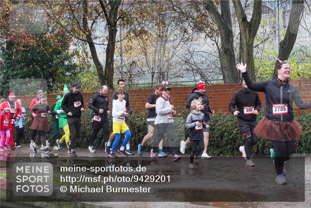 07.12.2025 - St. Pauli X-Mass-Run No. 15 Michael Burmester http://msf.ph/oto/9429201 07.12.2025 11:23:50 Laufen 3635, 3638, 3596, 526, 346, 3885, 901, 898, 2785 meine-sportfotos.de
