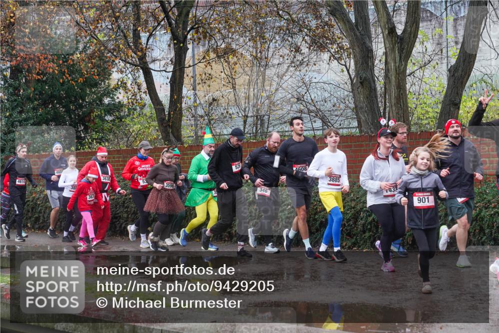 07.12.2025 - St. Pauli X-Mass-Run No. 15 Michael Burmester http://msf.ph/oto/9429205 07.12.2025 11:23:51 Laufen 4614, 4604, 388, 363, 3638, 3596, 526, 346, 4608, 3885, 433, 901 meine-sportfotos.de