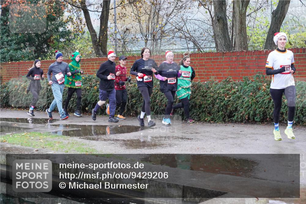 07.12.2025 - St. Pauli X-Mass-Run No. 15 Michael Burmester http://msf.ph/oto/9429206 07.12.2025 09:43:53 Laufen 214, 707, 1050, 23, 4626, 4624, 4673, 67 meine-sportfotos.de