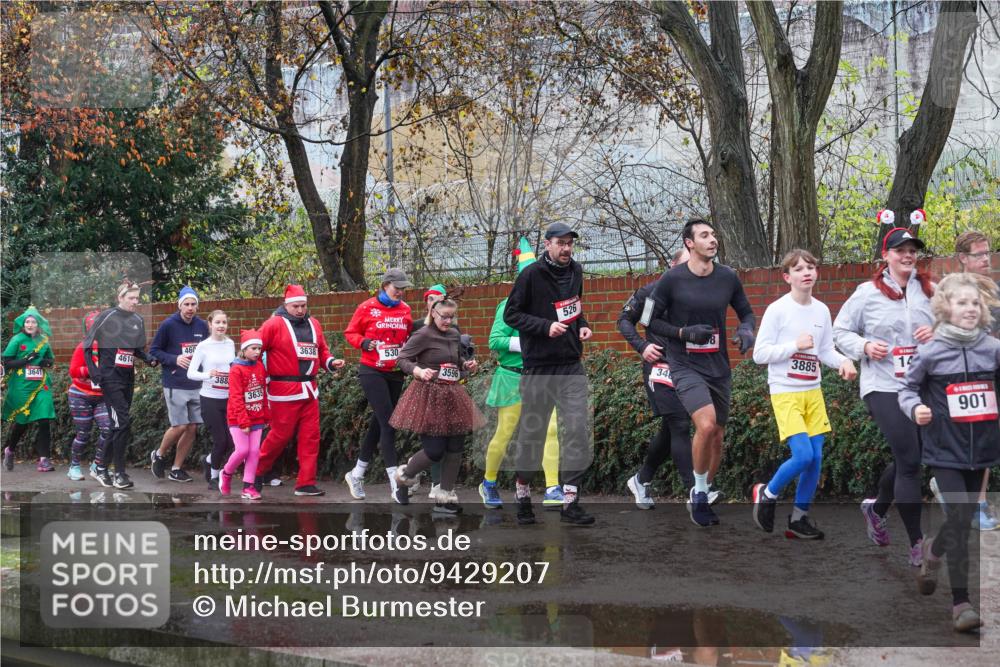 07.12.2025 - St. Pauli X-Mass-Run No. 15 Michael Burmester http://msf.ph/oto/9429207 07.12.2025 11:23:52 Laufen 4614, 3641, 388, 3635, 3638, 530, 3596, 526, 34, 3885, 901 meine-sportfotos.de