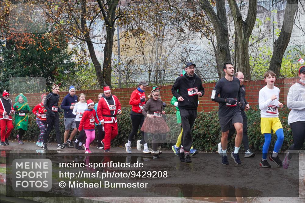 07.12.2025 - St. Pauli X-Mass-Run No. 15 Michael Burmester http://msf.ph/oto/9429208 07.12.2025 11:23:52 Laufen 3639, 3641, 396, 4614, 38, 363, 3638, 3596, 526, 3885 meine-sportfotos.de