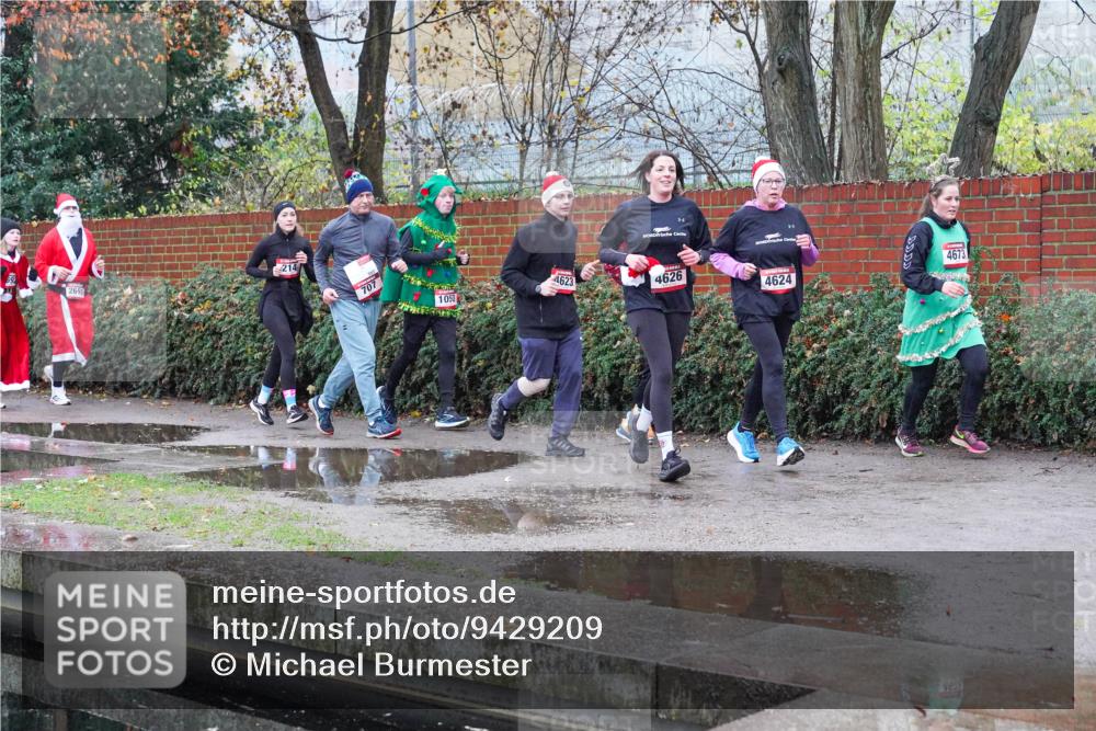 07.12.2025 - St. Pauli X-Mass-Run No. 15 Michael Burmester http://msf.ph/oto/9429209 07.12.2025 09:43:53 Laufen 214, 2691, 707, 1050, 4623, 4626, 4624, 4673 meine-sportfotos.de