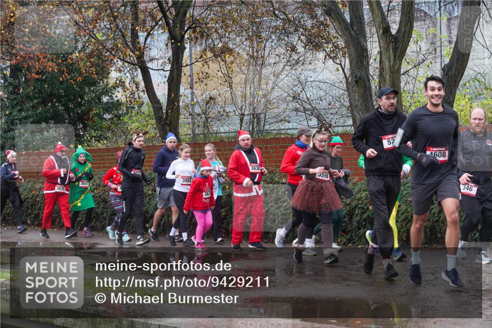 07.12.2025 - St. Pauli X-Mass-Run No. 15 Michael Burmester http://msf.ph/oto/9429211 07.12.2025 11:23:53 Laufen 3641, 3639, 3884, 363, 3638, 3596, 52, 1608, 346 meine-sportfotos.de