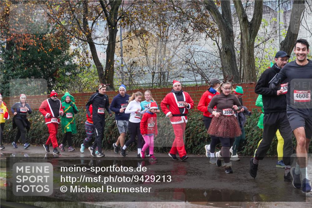 07.12.2025 - St. Pauli X-Mass-Run No. 15 Michael Burmester http://msf.ph/oto/9429213 07.12.2025 11:23:53 Laufen 3504, 3639, 3641, 4614, 460, 3884, 3635, 99, 363, 3596, 526, 4608 meine-sportfotos.de