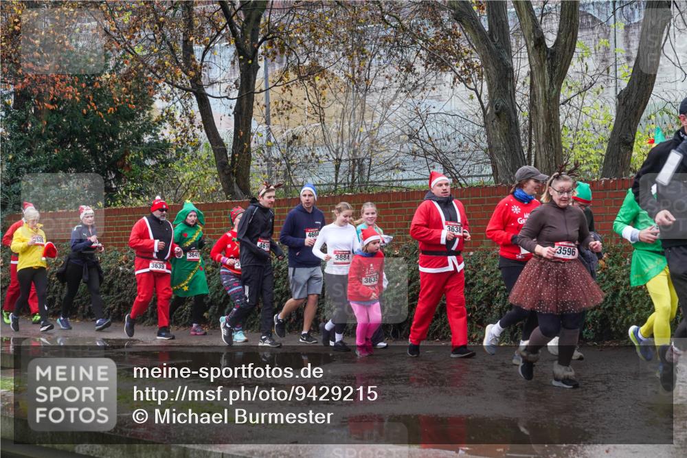 07.12.2025 - St. Pauli X-Mass-Run No. 15 Michael Burmester http://msf.ph/oto/9429215 07.12.2025 11:23:54 Laufen 528, 4614, 3641, 3639, 4600, 3884, 3635, 3638, 3596 meine-sportfotos.de