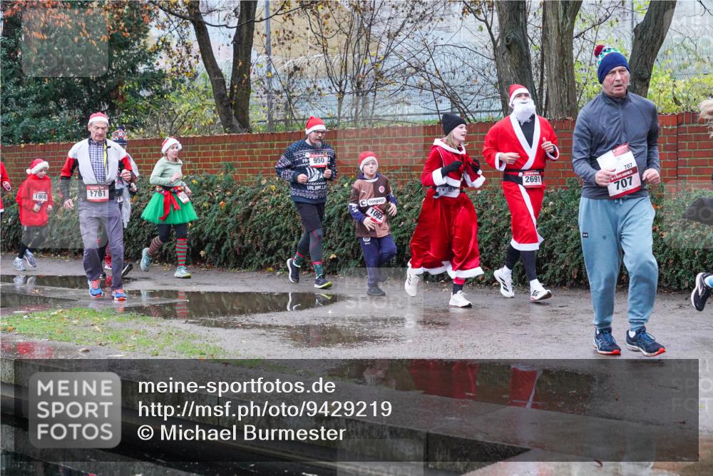 07.12.2025 - St. Pauli X-Mass-Run No. 15 Michael Burmester http://msf.ph/oto/9429219 07.12.2025 09:43:57 Laufen 1761, 1906, 950, 1002, 2691, 707, 707 meine-sportfotos.de