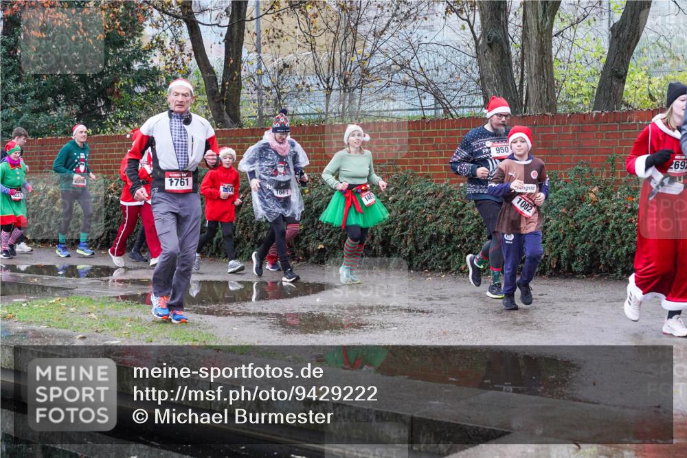 07.12.2025 - St. Pauli X-Mass-Run No. 15 Michael Burmester http://msf.ph/oto/9429222 07.12.2025 09:43:58 Laufen 2380, 1761, 06, 1661, 231, 1481, 950, 1002, 2692 meine-sportfotos.de