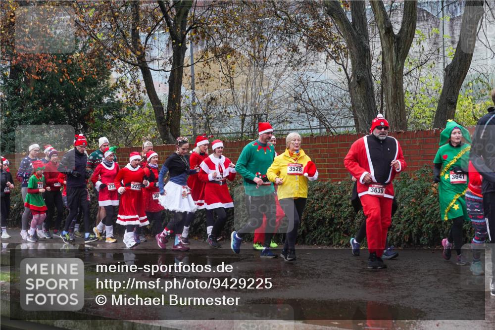 07.12.2025 - St. Pauli X-Mass-Run No. 15 Michael Burmester http://msf.ph/oto/9429225 07.12.2025 11:23:58 Laufen 234, 2222, 36, 3528, 3639, 3641 meine-sportfotos.de